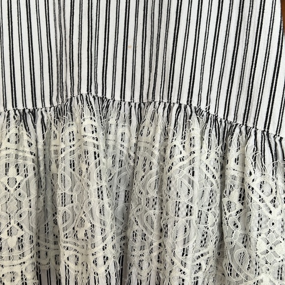 Super cute striped blouse - Picture 3 of 5